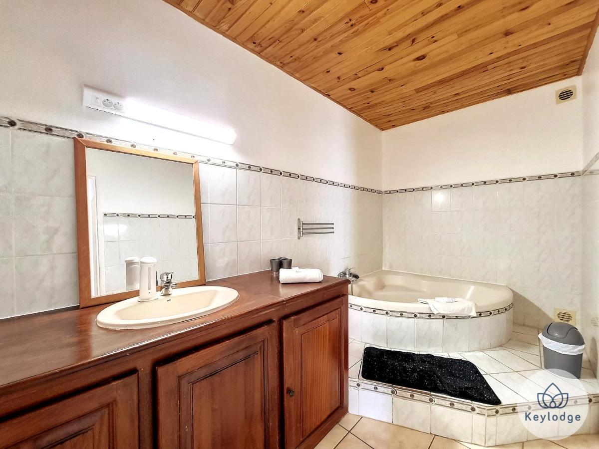 Paul Et Aliette - T3 Classe 3 Etoiles - 70M2 - Saint-Denis Luaran gambar