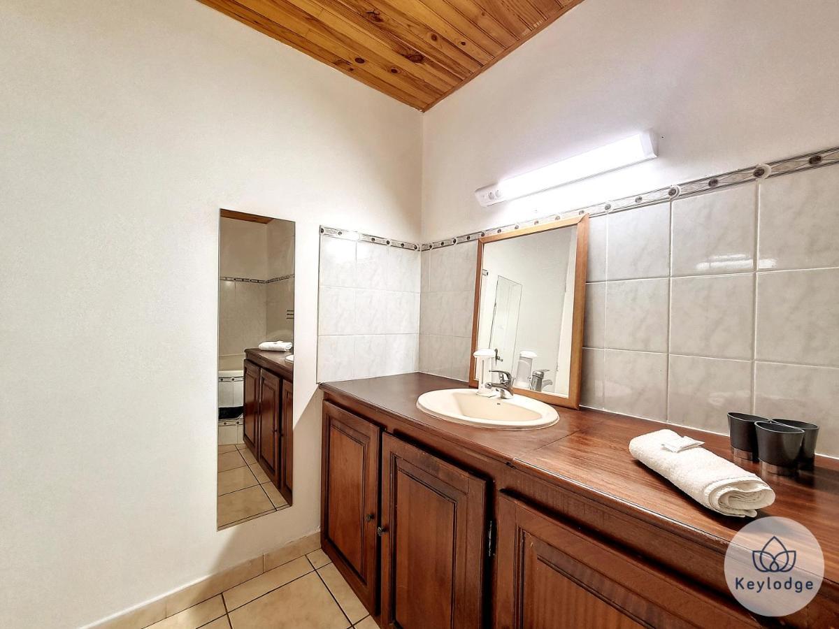 Paul Et Aliette - T3 Classe 3 Etoiles - 70M2 - Saint-Denis Luaran gambar